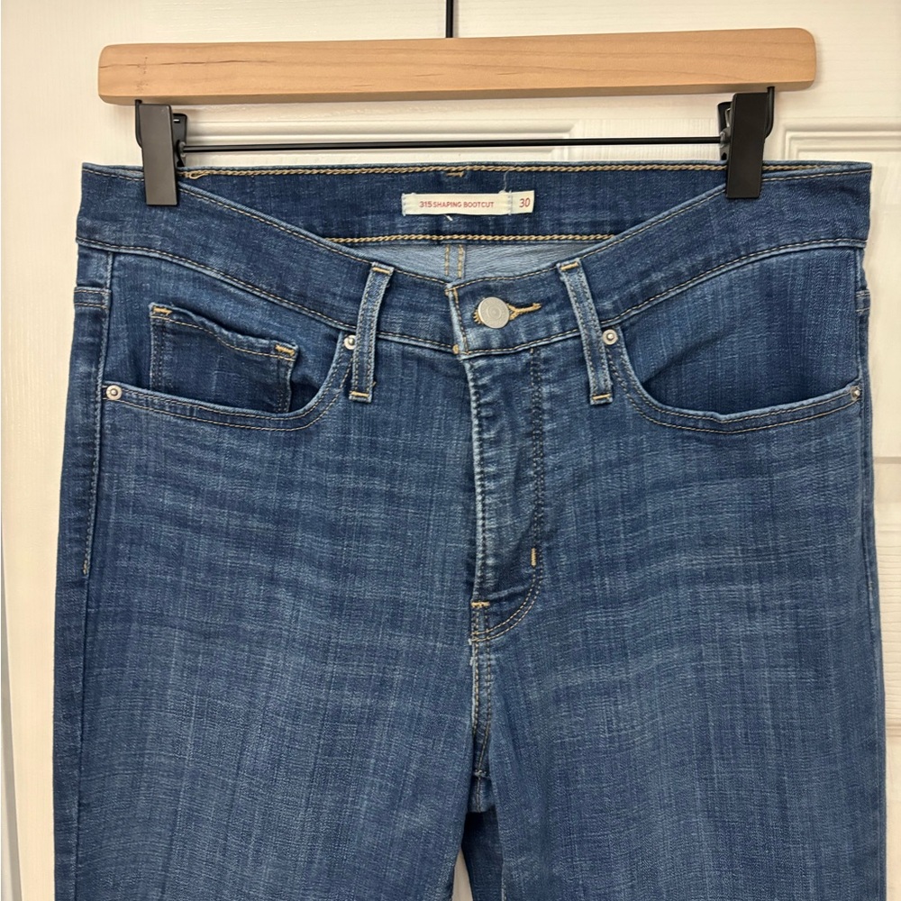Levi’s 315 Shaping Bootcut Jeans